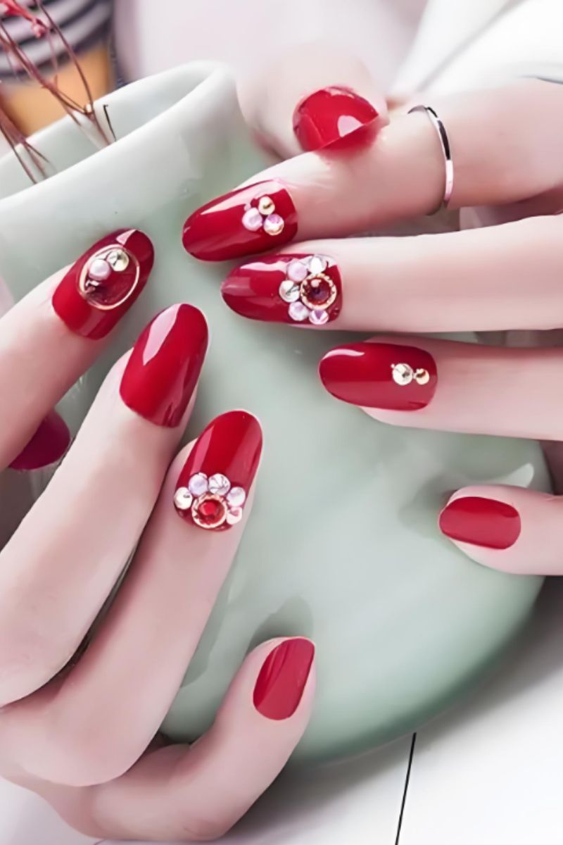 Ảnh mẫu nail cô dâu đơn giản đẹp 25