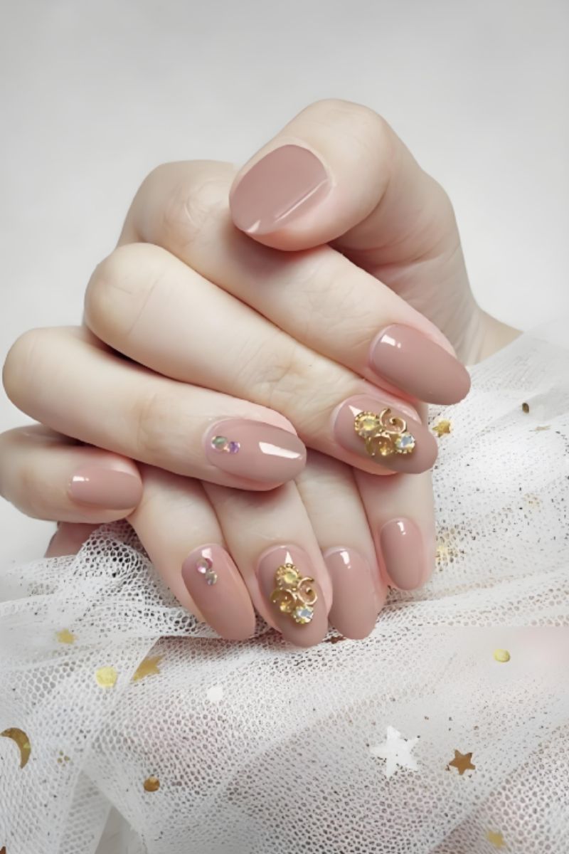 Ảnh mẫu nail cô dâu đơn giản đẹp 28