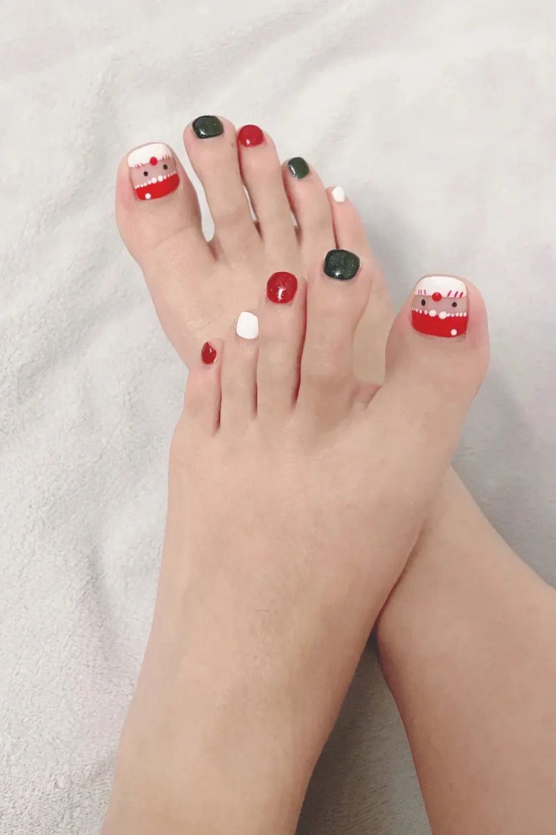 Ảnh mẫu nail noel chân 6