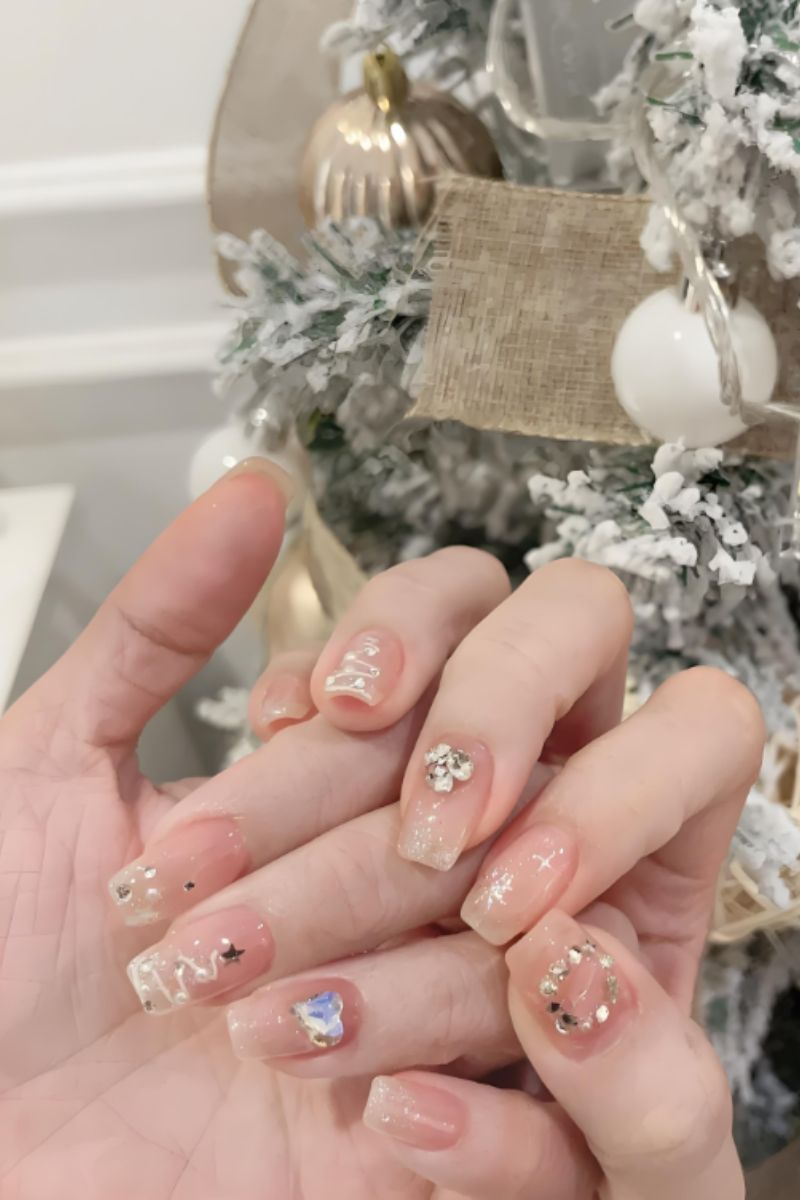 Ảnh mẫu nail noel đơn giản 18