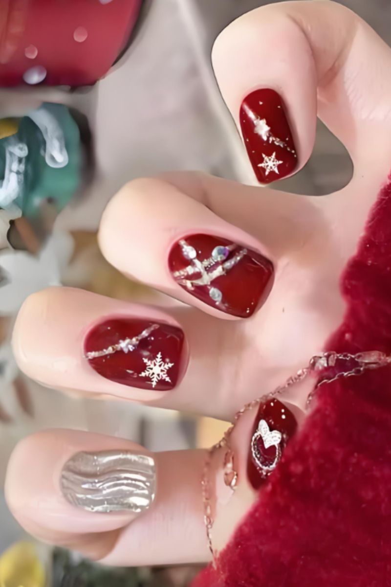 Ảnh mẫu nail noel đơn giản 23