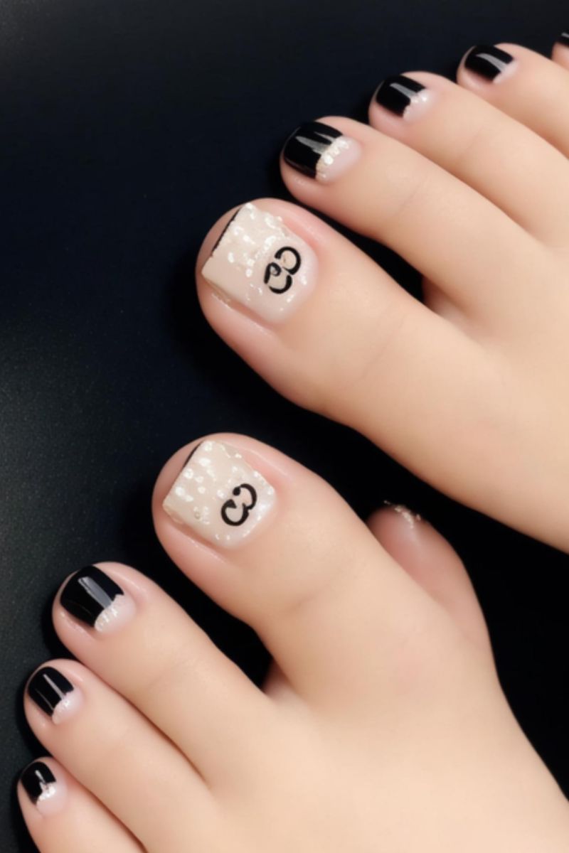 Ảnh nail chân chanel 25