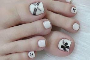 100+ Ảnh nail chân chanel thể hiện sự sang trọng, tinh tế