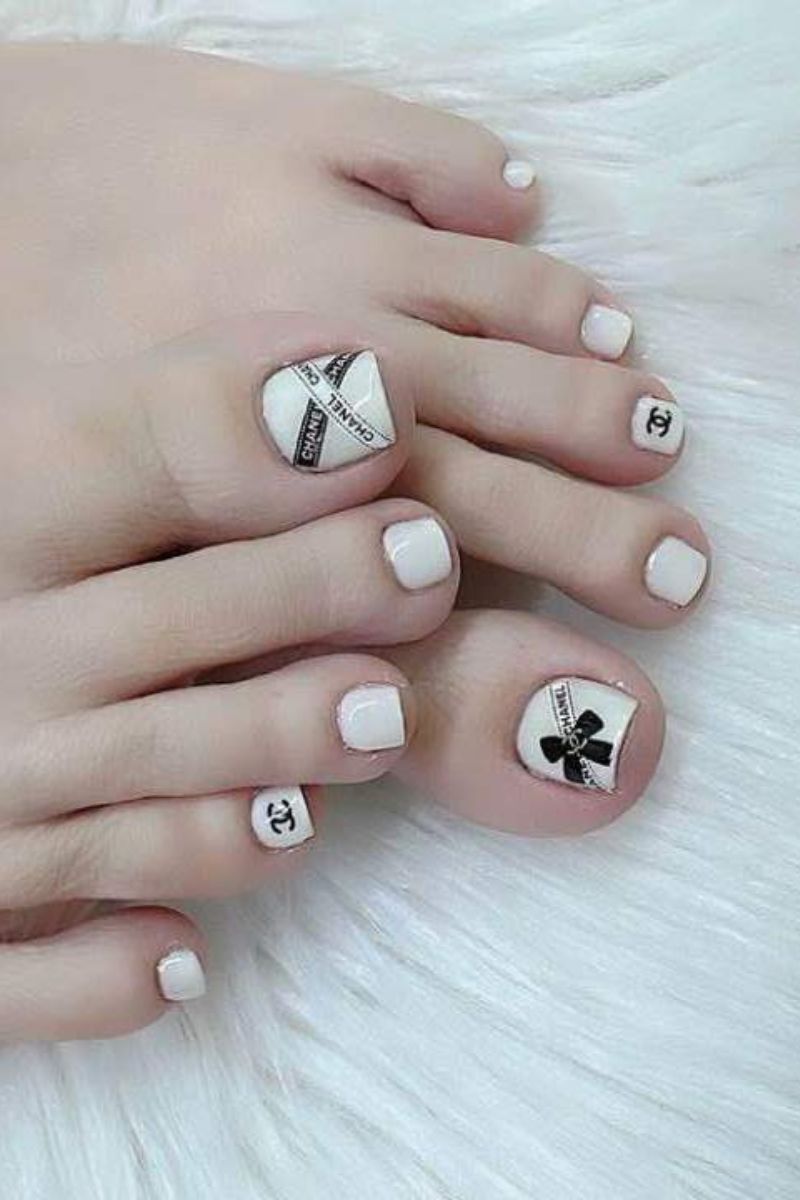 Ảnh nail chân chanel 29