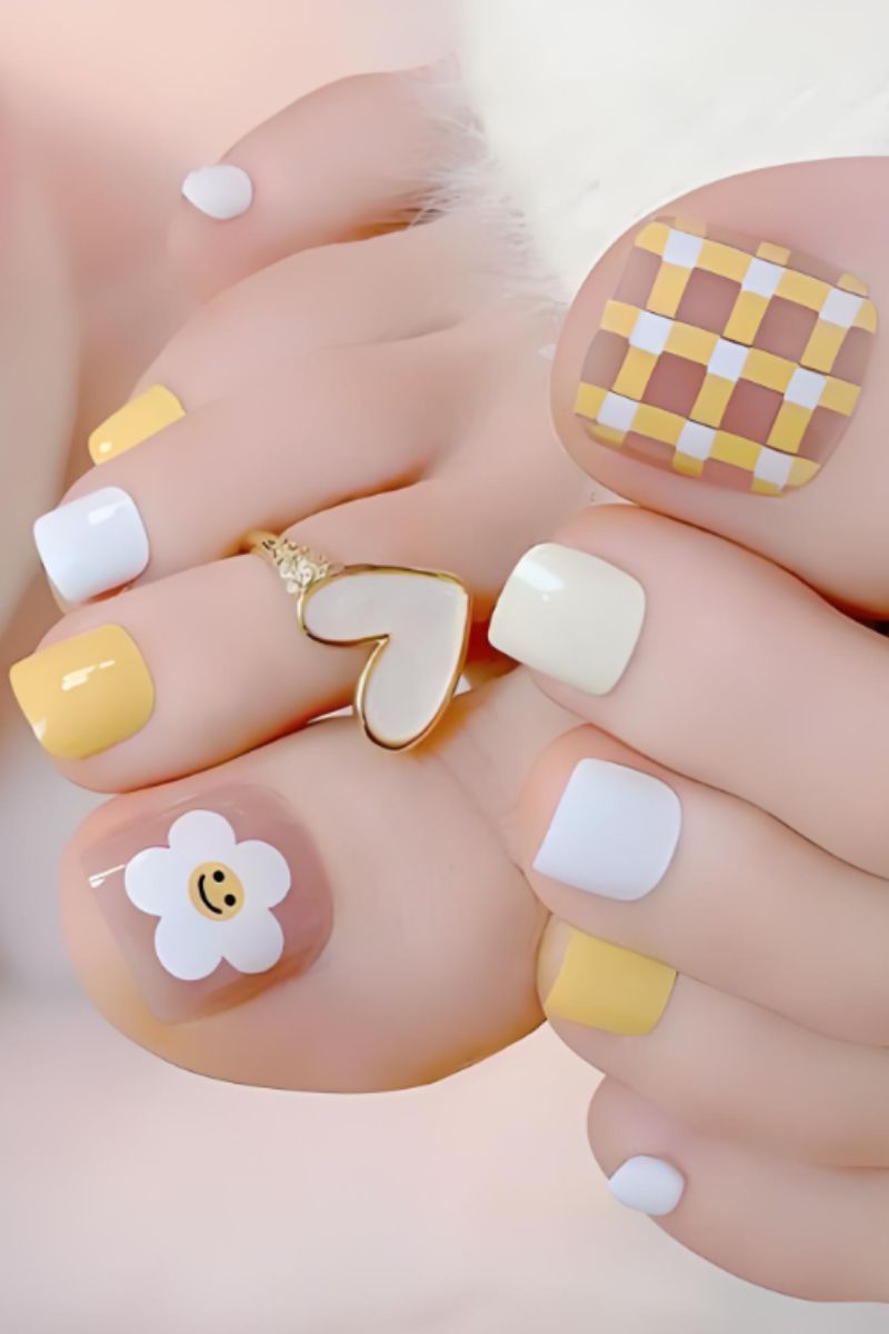 Ảnh nail chân dễ thương 10