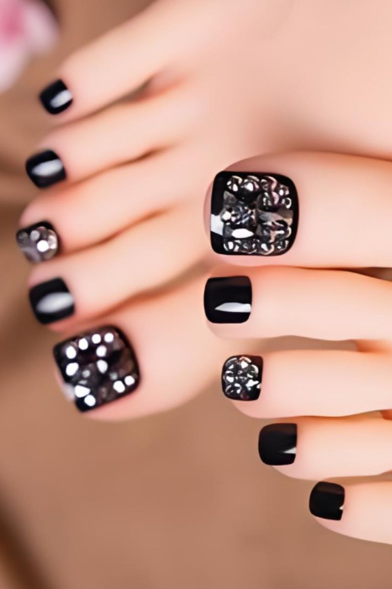 Ảnh nail chân đen đẹp 15