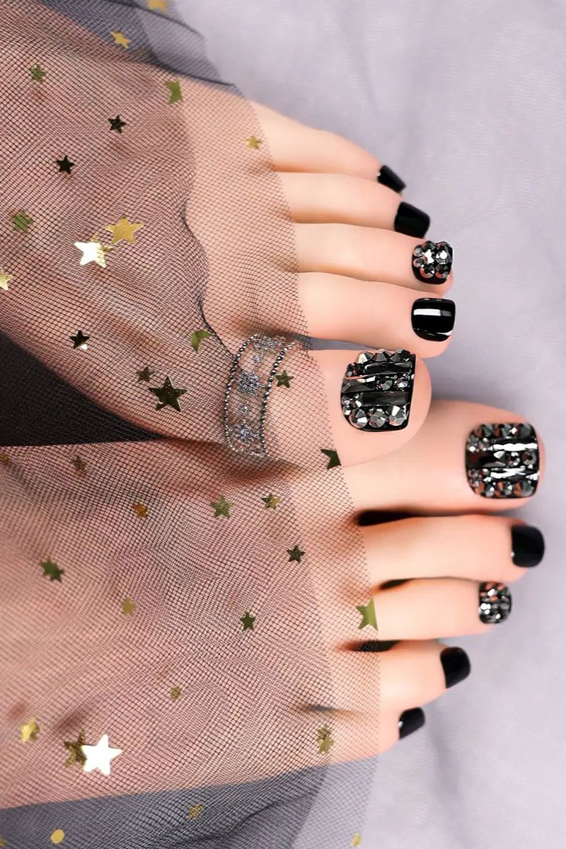 Ảnh nail chân đen đẹp 5