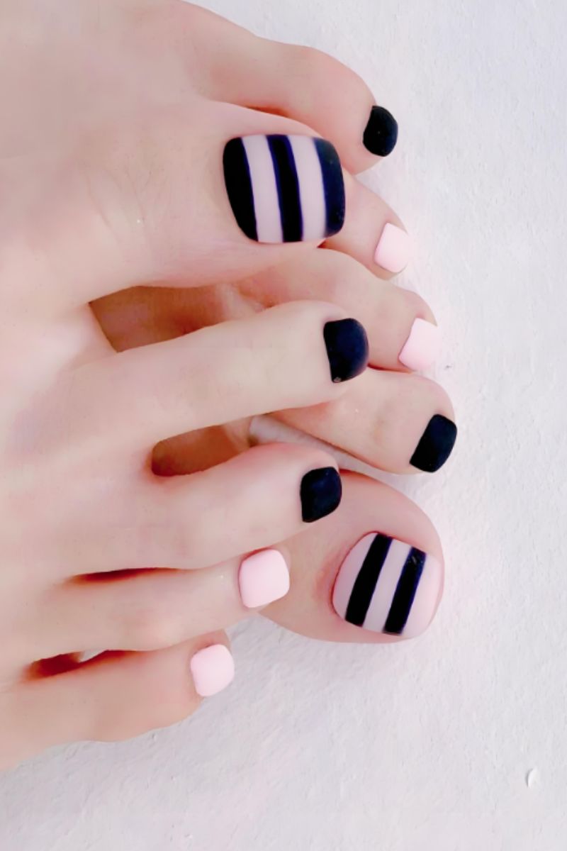 Ảnh nail chân đen đẹp 7