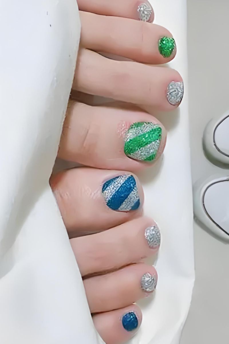 Ảnh nail chân đẹp màu xanh 19