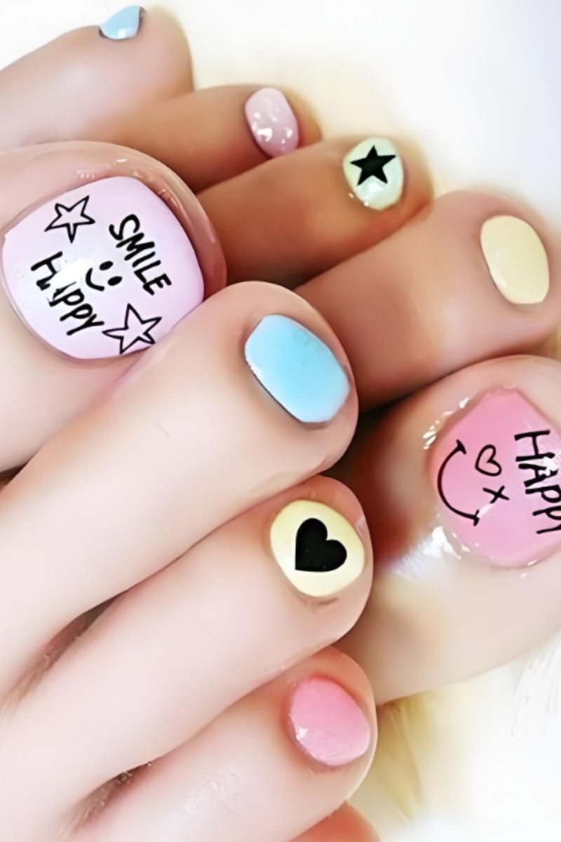 Ảnh nail chân hoạt hình 17