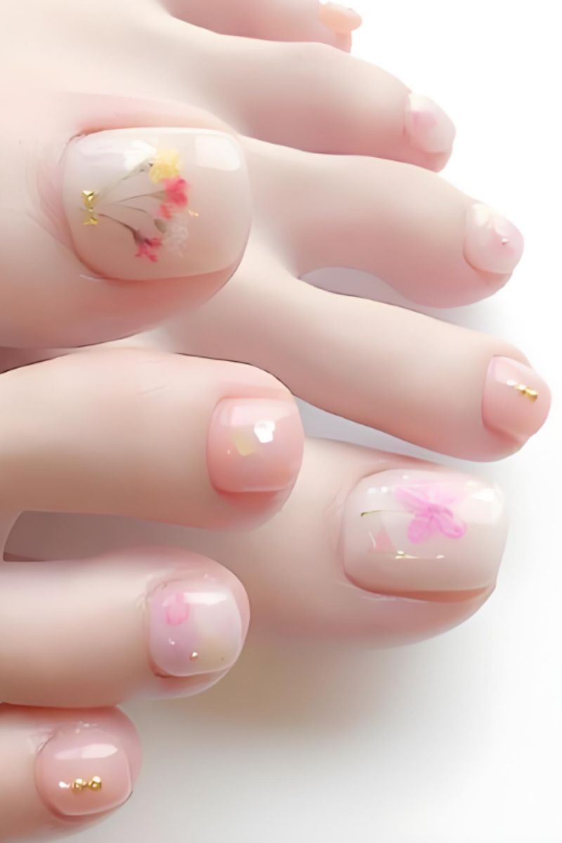 Ảnh nail chân màu hồng 8