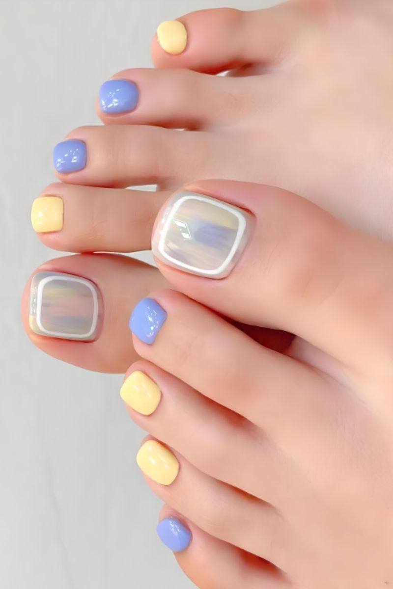 Ảnh nail chân màu vàng 11