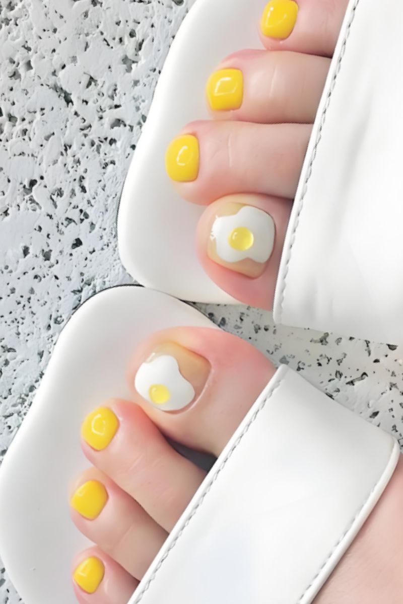 Ảnh nail chân màu vàng 15