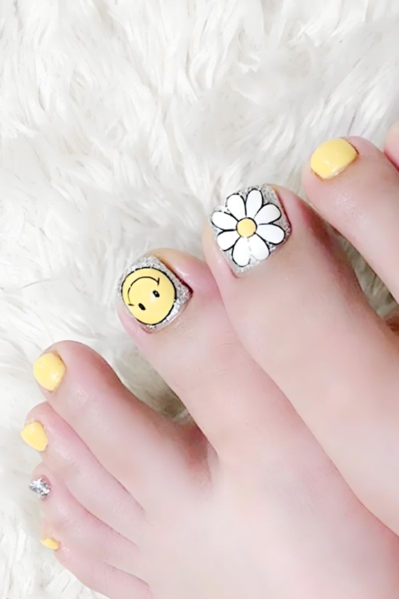 Ảnh nail chân vẽ hoa 2