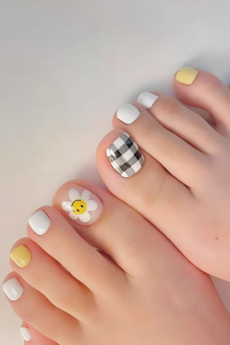 Ảnh nail chân vẽ hoa 4