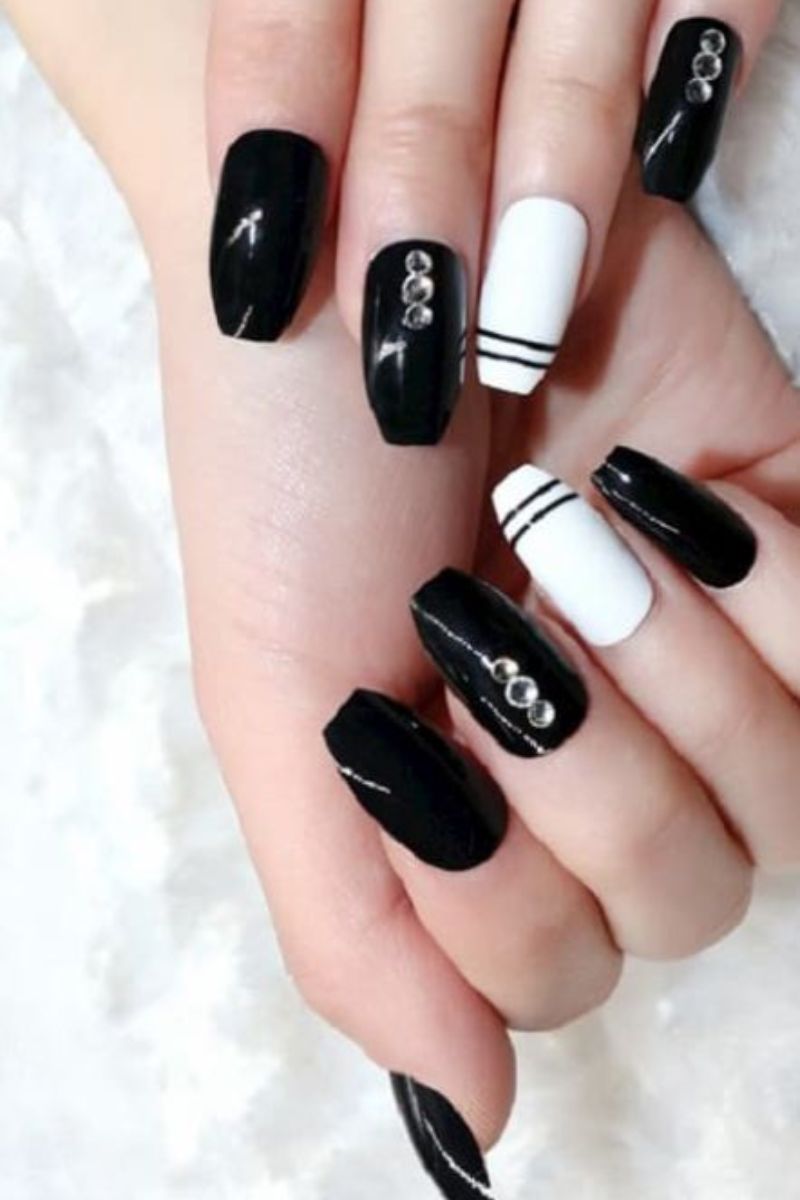 Ảnh nail đen trắng đẹp 22