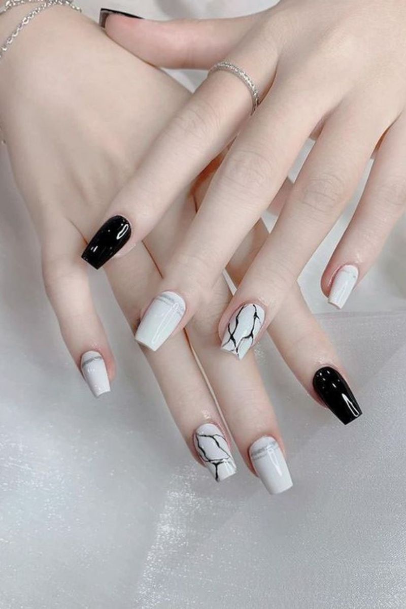 Ảnh nail đen trắng đẹp 24