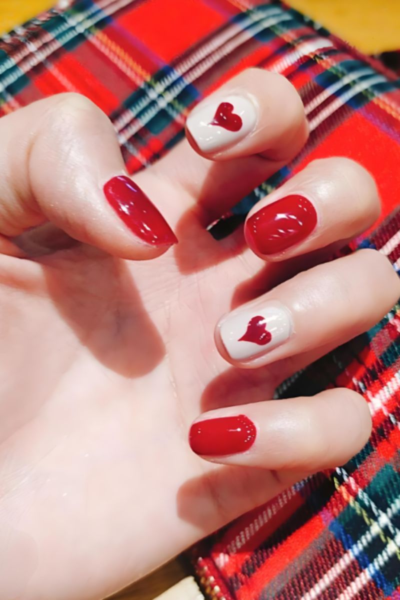 Ảnh nail đỏ trắng 10