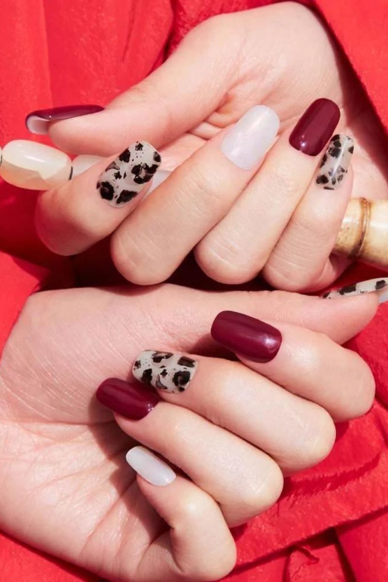 Ảnh nail đỏ trắng 22