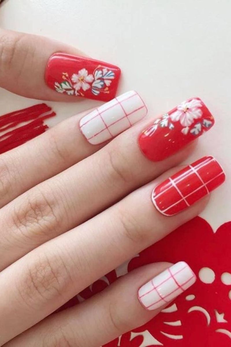 Ảnh nail đỏ trắng 32