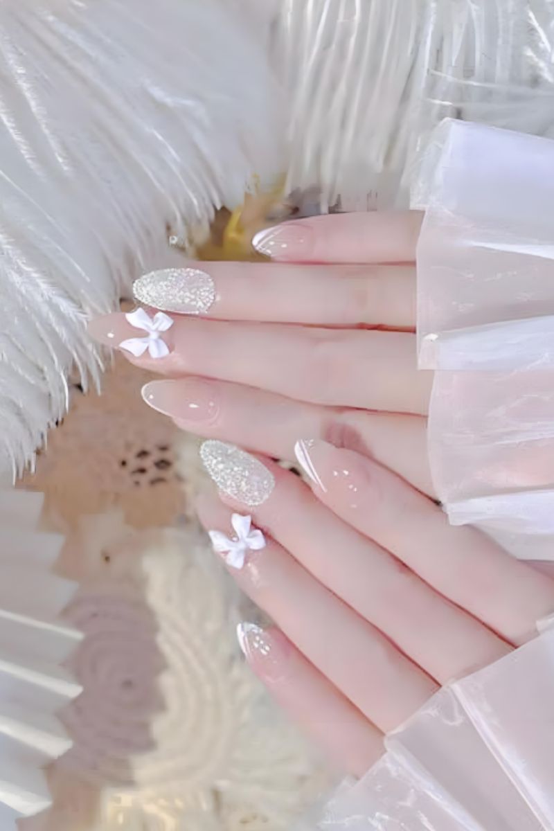 Ảnh nail kim tuyến trắng 1