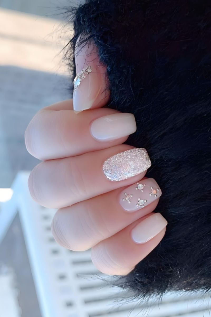 Ảnh nail kim tuyến trắng 20