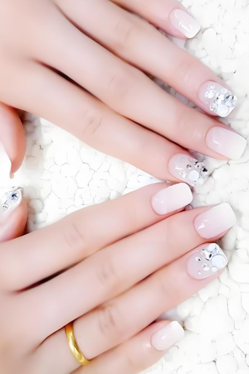 Ảnh nail kim tuyến trắng 24