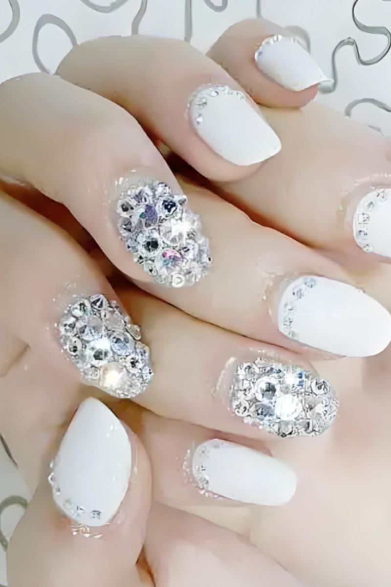 Ảnh nail kim tuyến trắng 25