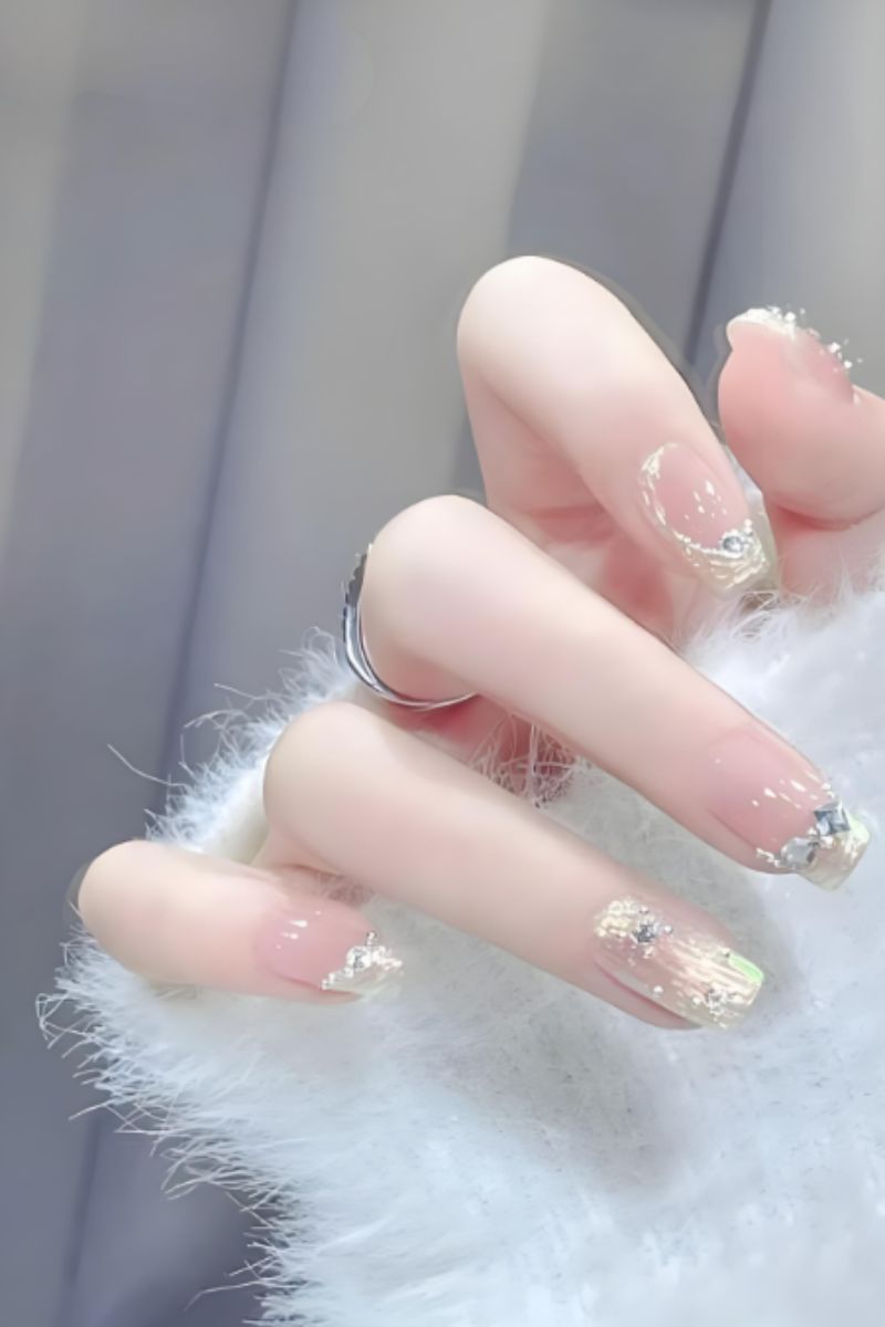 Ảnh nail kim tuyến trắng 30