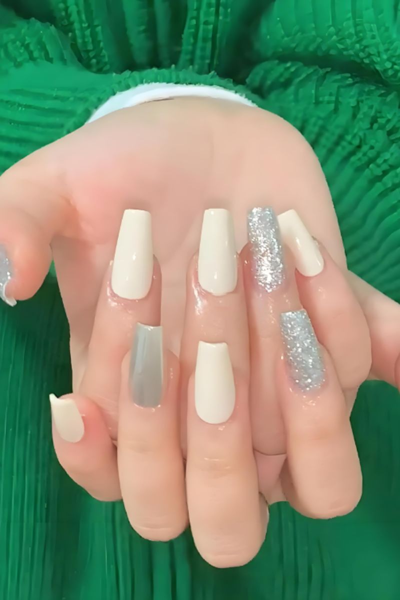 Ảnh nail kim tuyến trắng 7