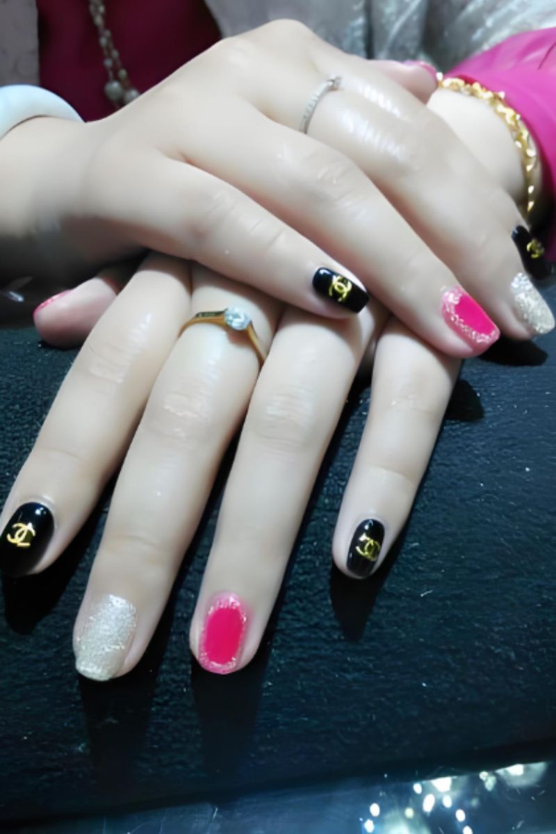 Ảnh nail tay chanel 16