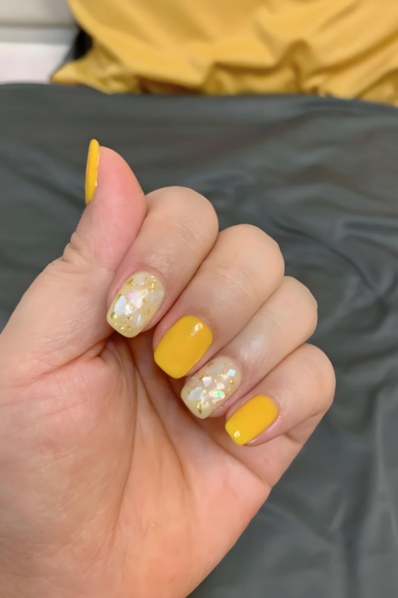 Ảnh nail tay màu vàng 15