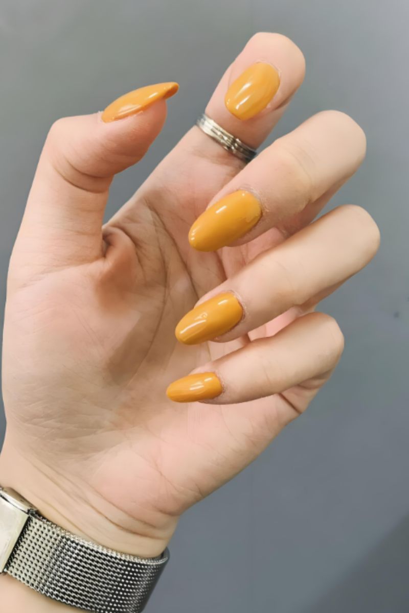 Ảnh nail tay màu vàng 17