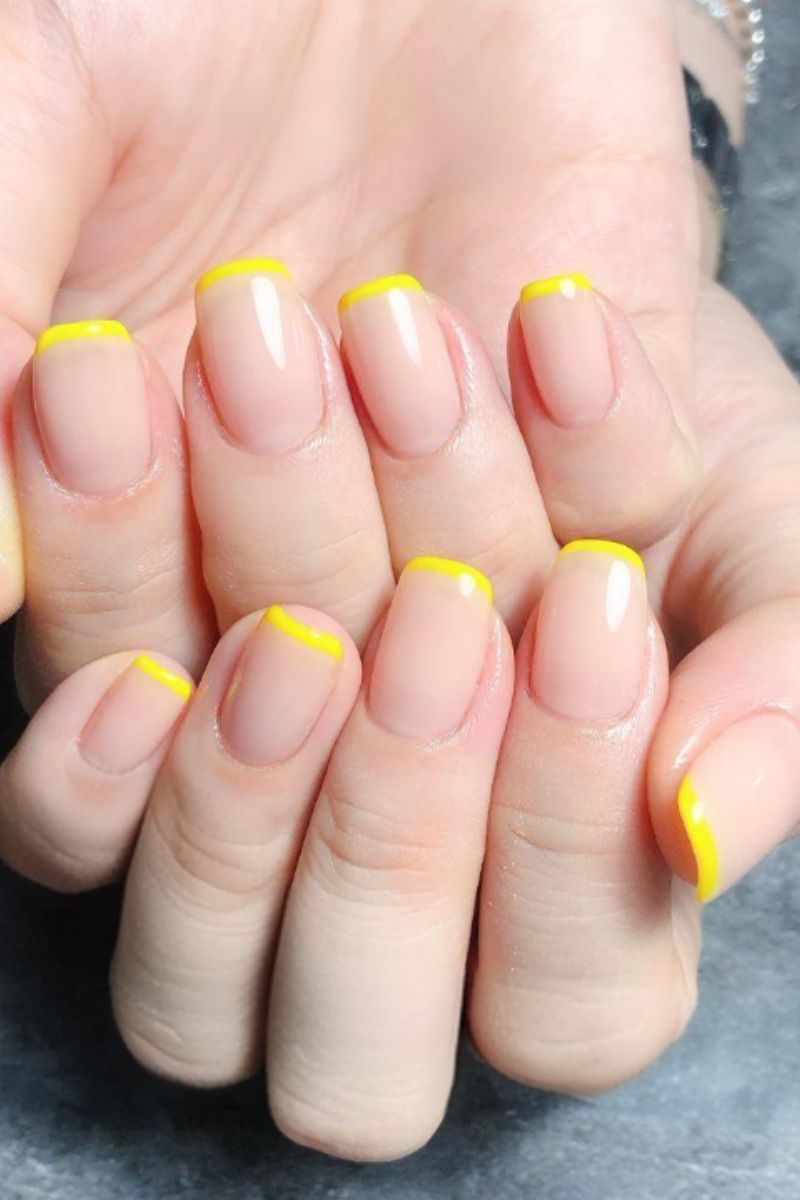 Ảnh nail tay màu vàng 5