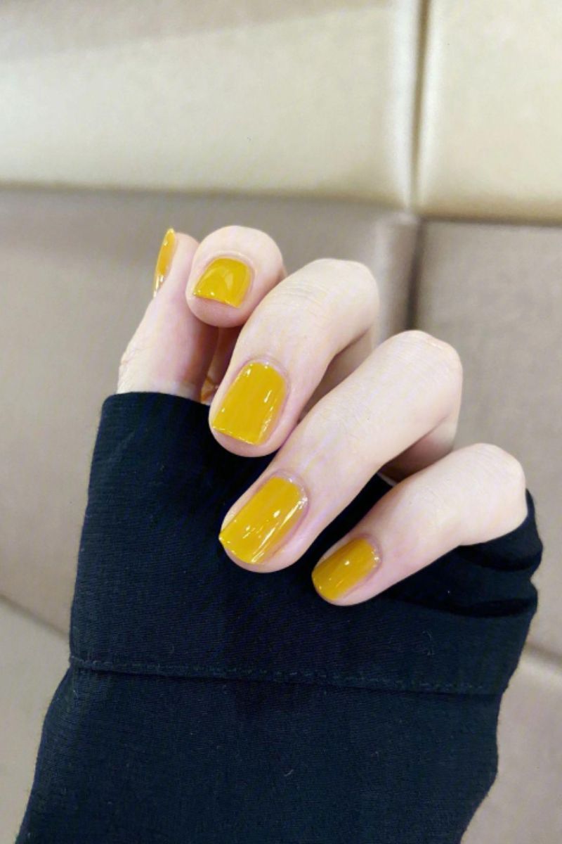 Ảnh nail tay màu vàng 7