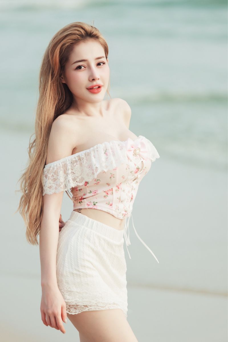 Ngân 98 sexy 14