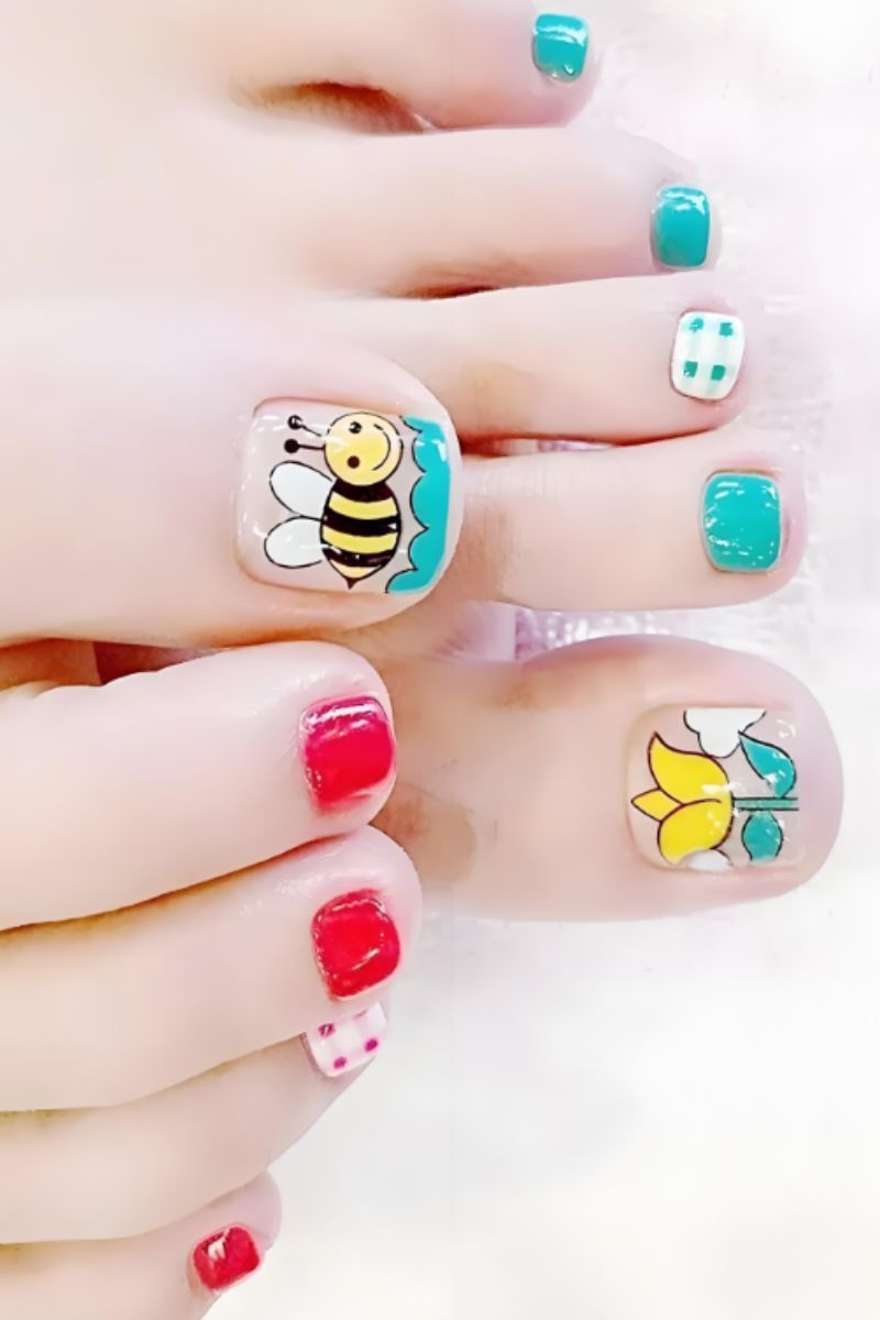 Ảnh nail chân vẽ cute 24