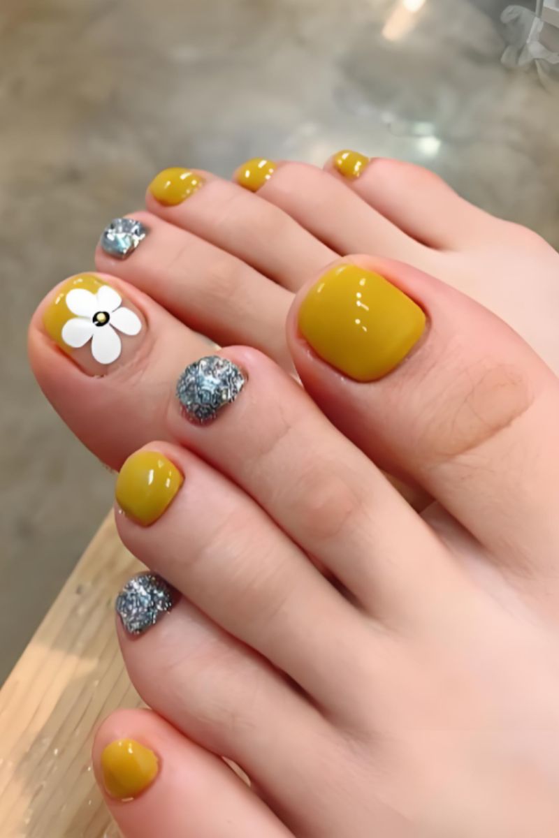 Ảnh nail chân vẽ cute 27