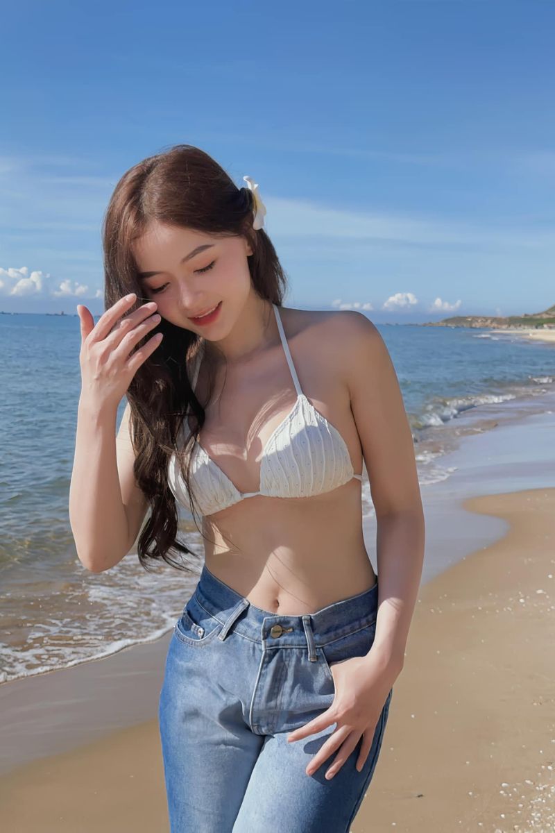 Ảnh Lê Lý Lan Hương bikini 15