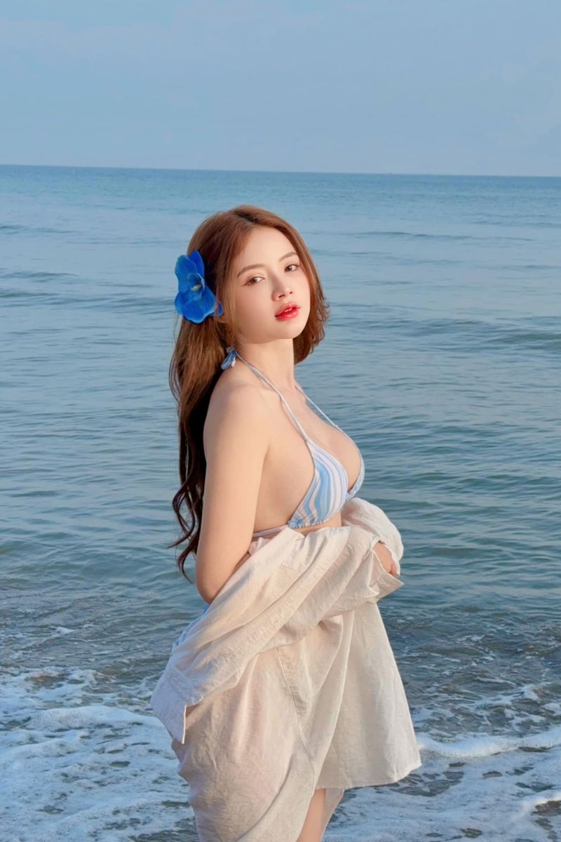 Ảnh Lê Lý Lan Hương bikini 3