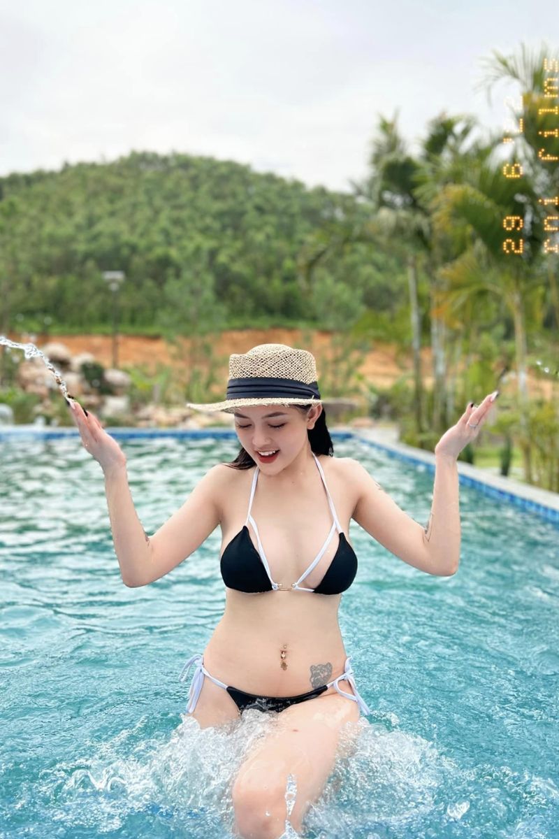 Ảnh Mẹ Gấu bikini 22