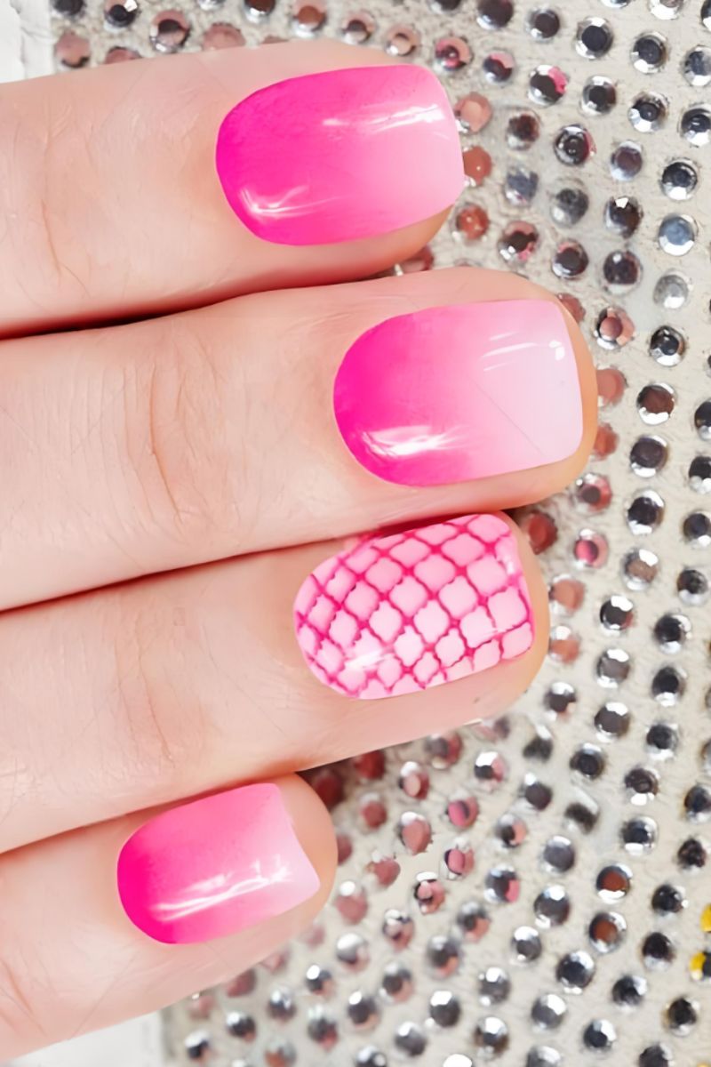 Ảnh các mẫu nail màu hồng đẹp 15