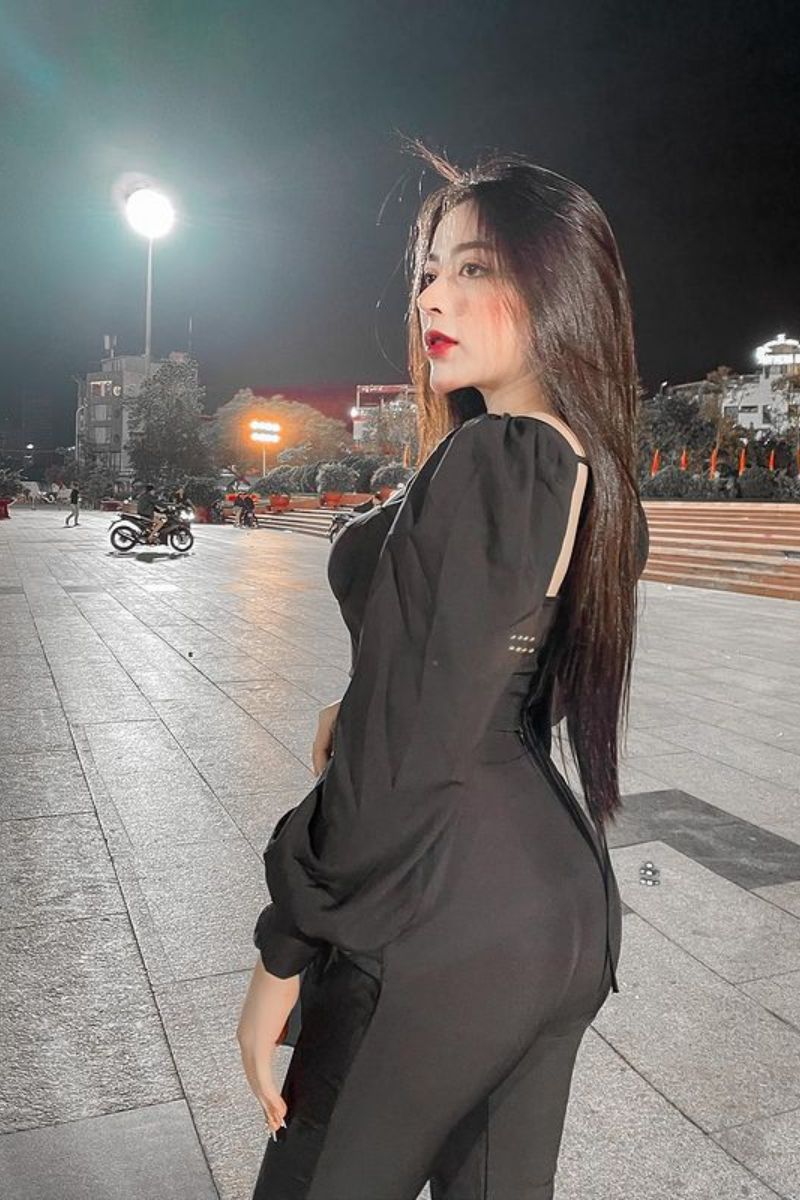 Ảnh hotgirl Huỳnh Lâm Tố Ngân sexy 40