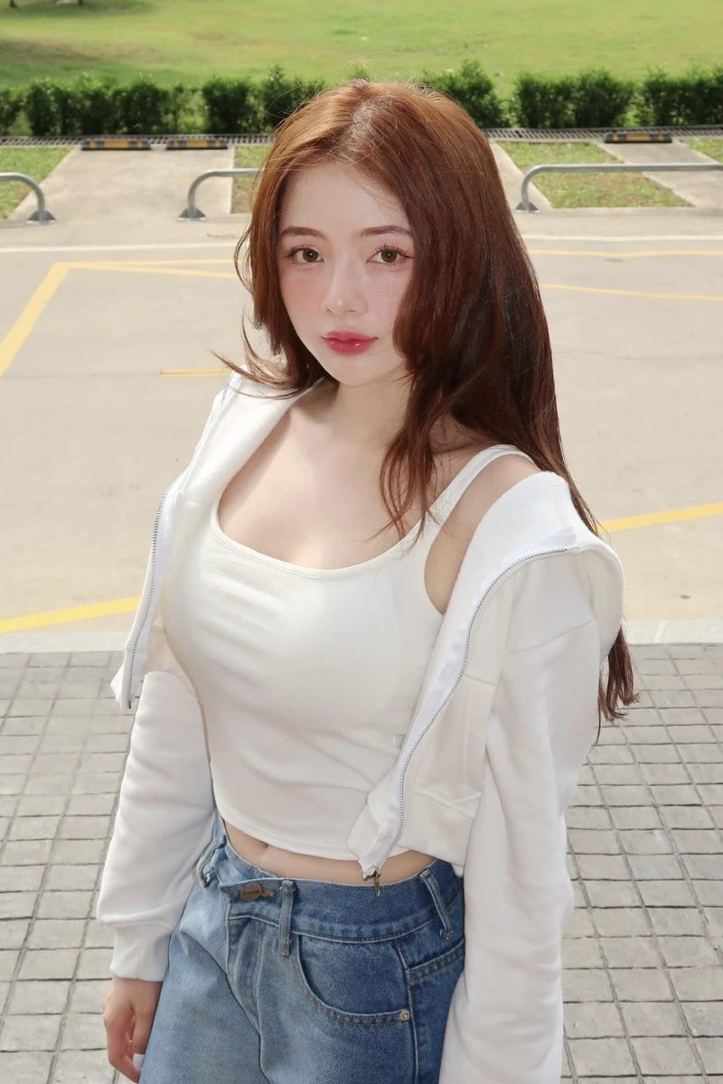 Ảnh hotgirl Lê Lý Lan Hương sexy 1