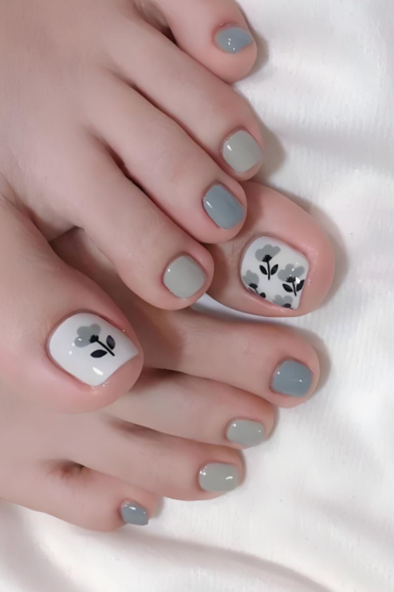 Nail chân móng ngắn vẽ hoa