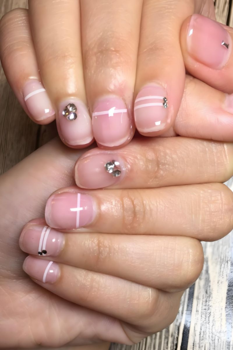 Ảnh nail Hàn Quốc kẻ ngang đẹp