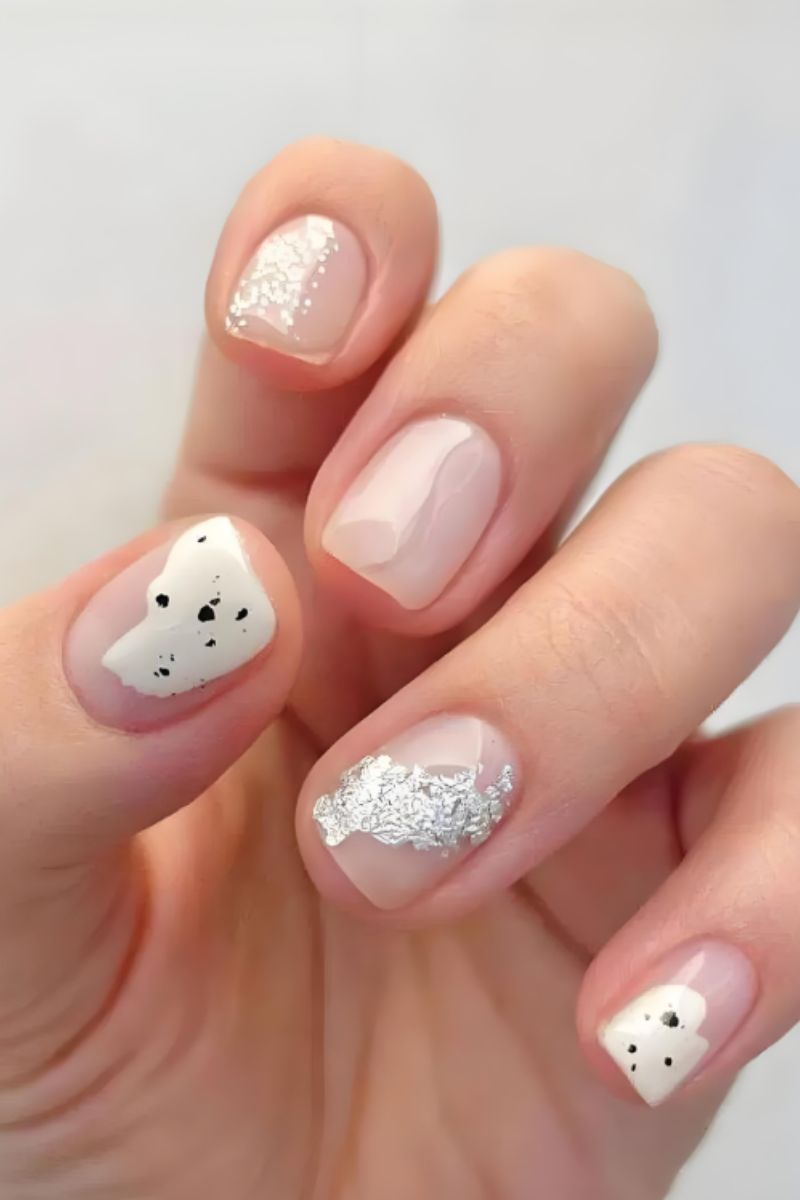 Ảnh nail Hàn Quốc kết hợp nhũ trắng