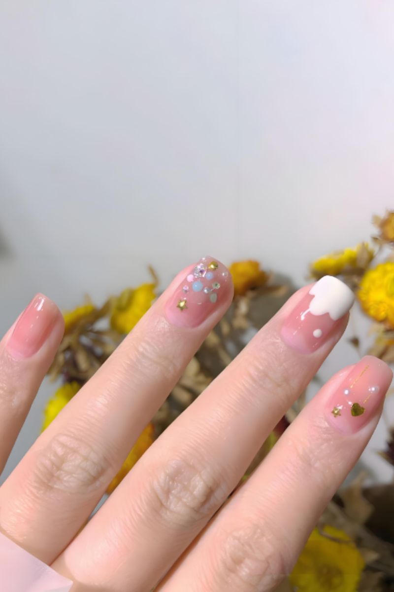 Ảnh nail màu hồng trắng 10