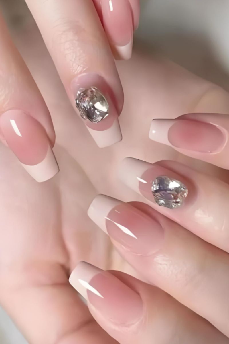 Ảnh nail màu hồng trắng 16