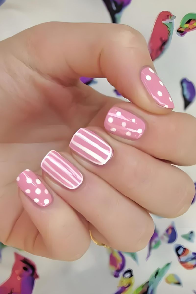 Ảnh nail màu hồng trắng 3